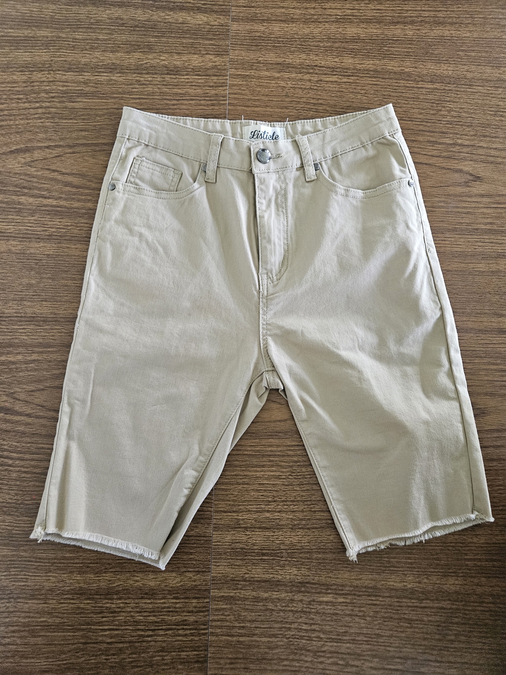 Listicle Women’s Tan Shorts